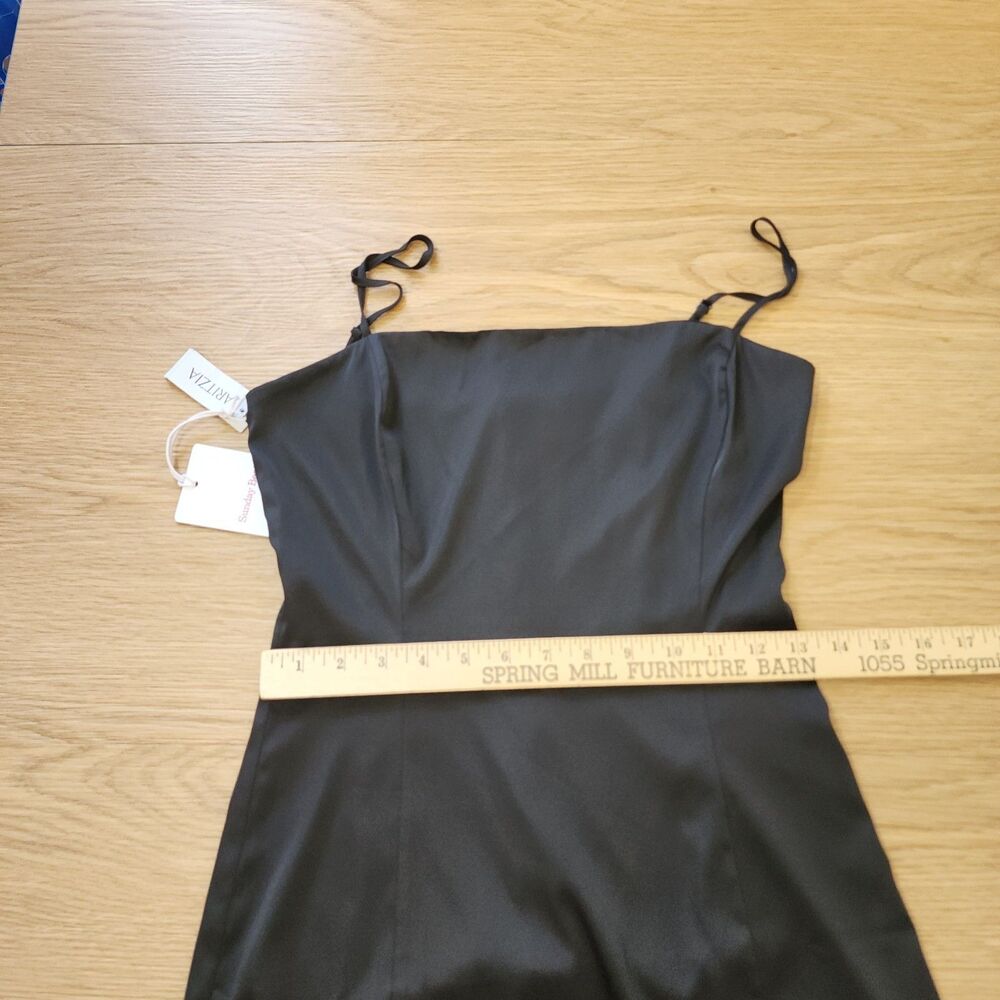 Aritzia Sunday Best Slip Dress Womens 8 Total Eclipse Black Sexy Satin NWT - Picture 8 of 9